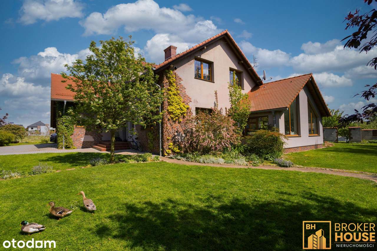 Wyjątkowy dom na dużej działce- Ciepielowice-0