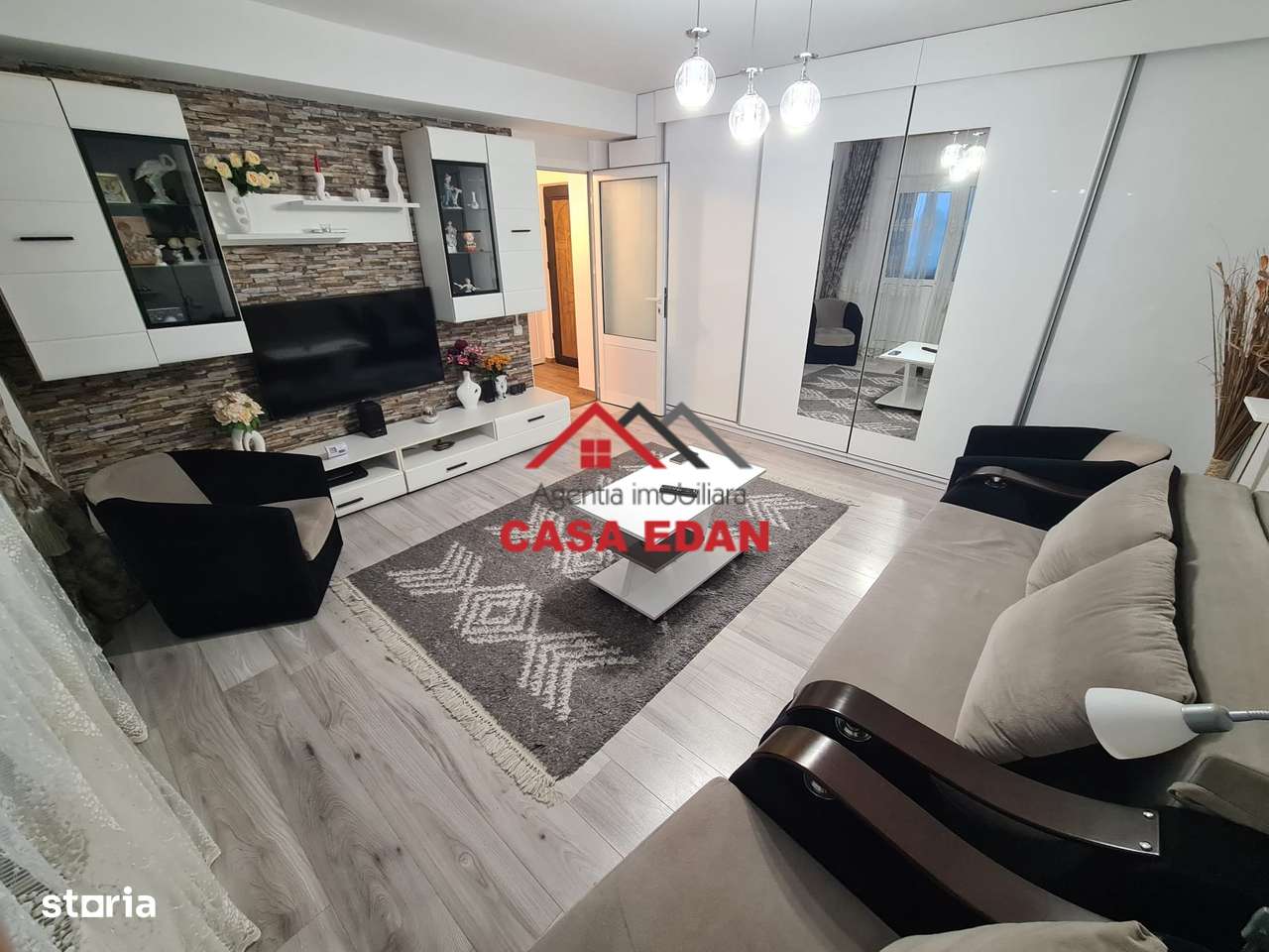 Garsoniera 40 mp in Campina--54.000e - Imagine principală: 3/20