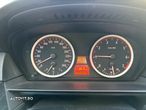 BMW Seria 5 520i Touring - 6