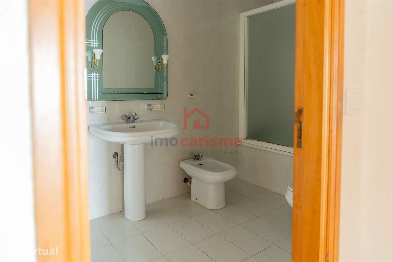 Apartamento T3+1 Duplex na 1.º Linha em Frente à Praia em Aver-o-Mar-20