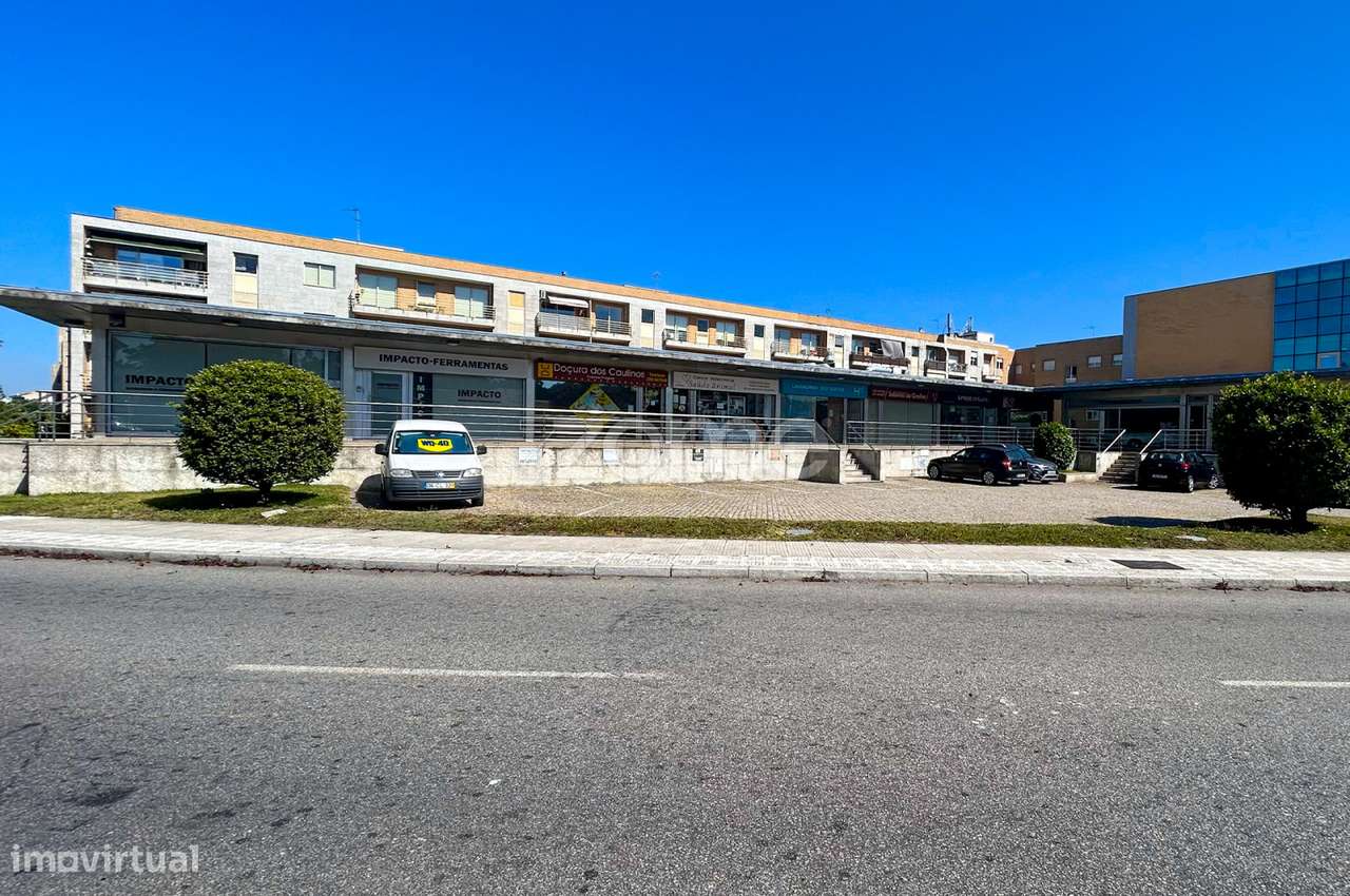 Loja, garagem, armazém, aparcamento, Rua S. Gens, Sra Hora, Matosin... - Grande imagem: 5/36