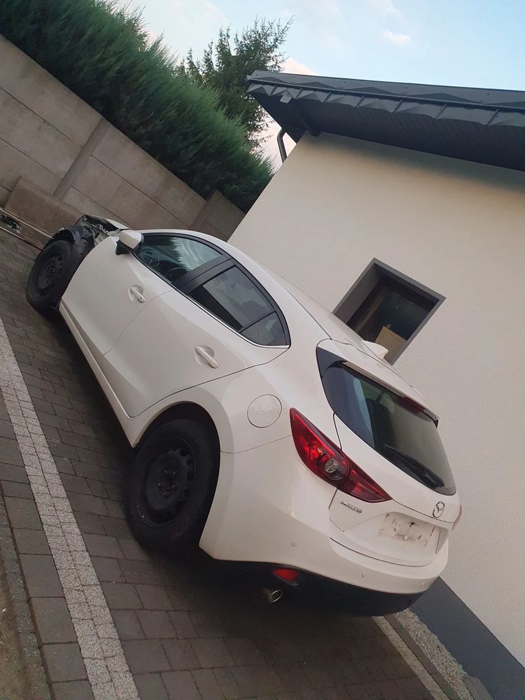 Mazda 3 III (2013-) 2.2 CD High-Line 2015