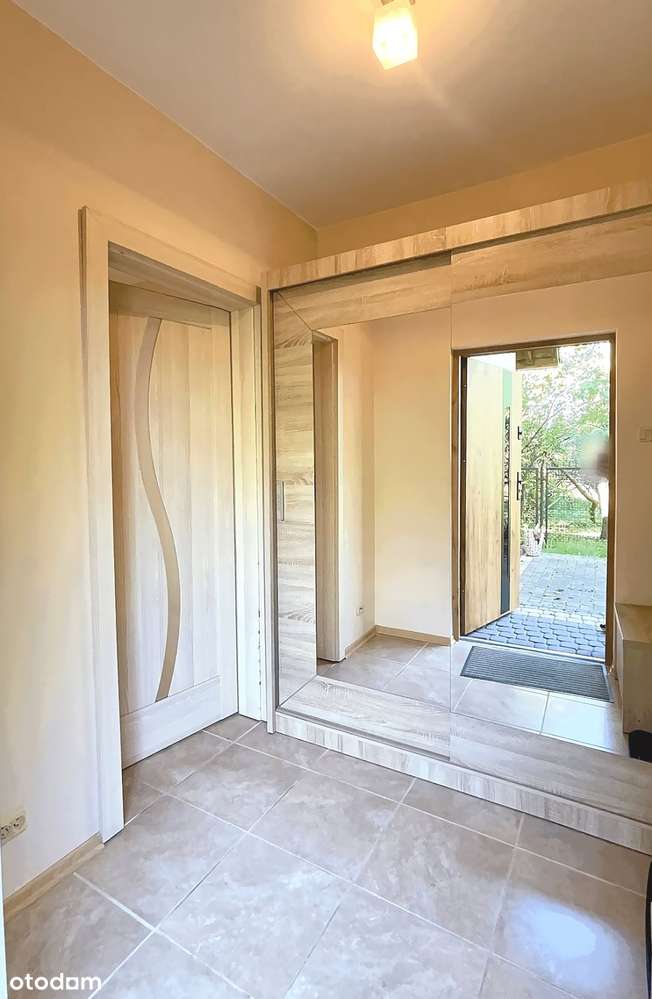 Dom w sąsiedztwie miasta z dużą działką-10