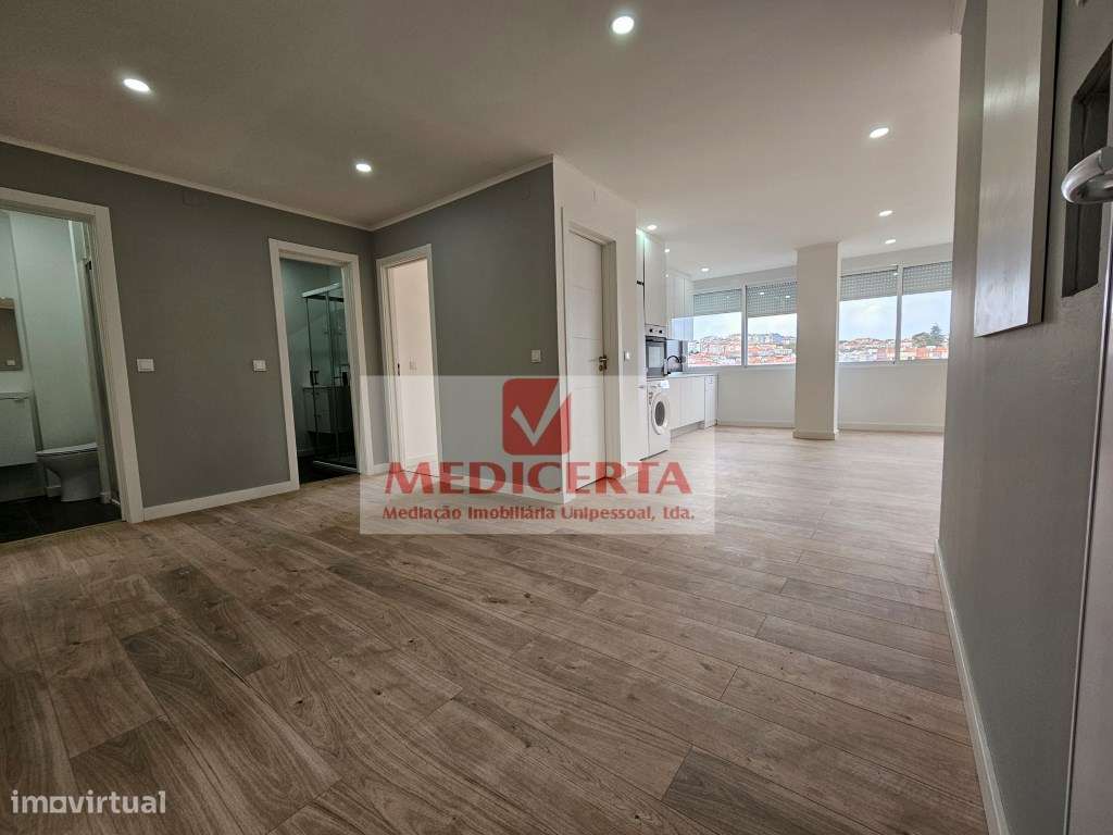 Amadora- Damaia-Cima T4 (104m2) Totalmente remodelado-6