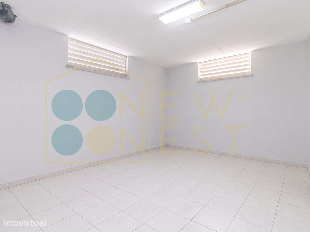 Apartamento T4 com Terraço, 3 varandas, 2 Parqueamentos e Arrecadaç...-40