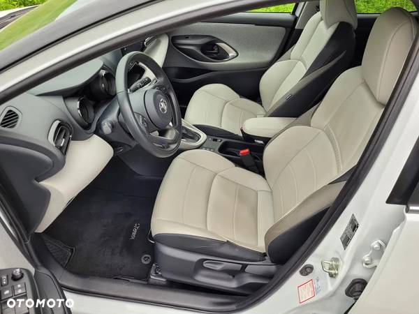 Toyota Yaris Hybrid 1.5 VVT-i Elegant - 10