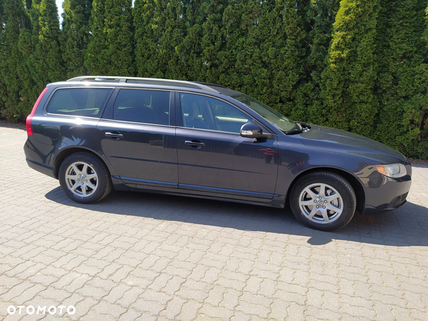 Volvo V70 D5 AWD Summum - 2