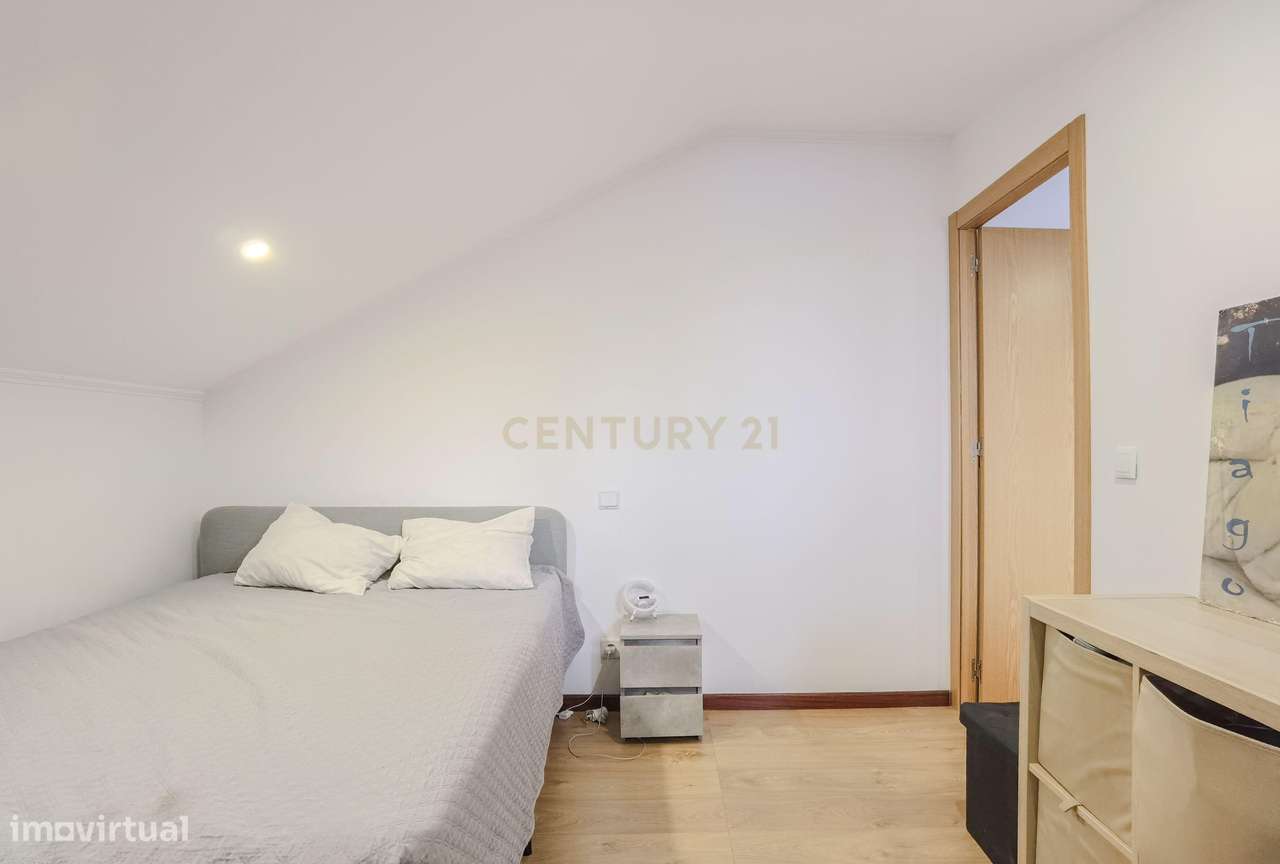 Moradia 4 frentes, T4 em Paiço, Lavra-32