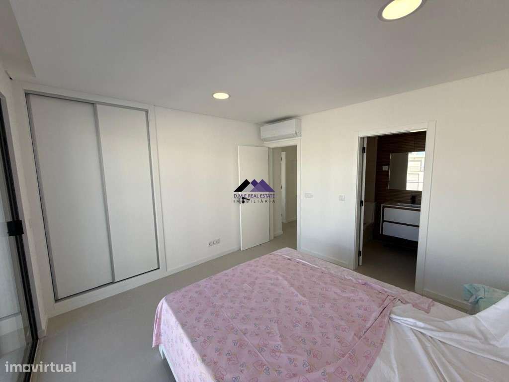 Moradia V3 com Garagem e Piscina a Estrear-55