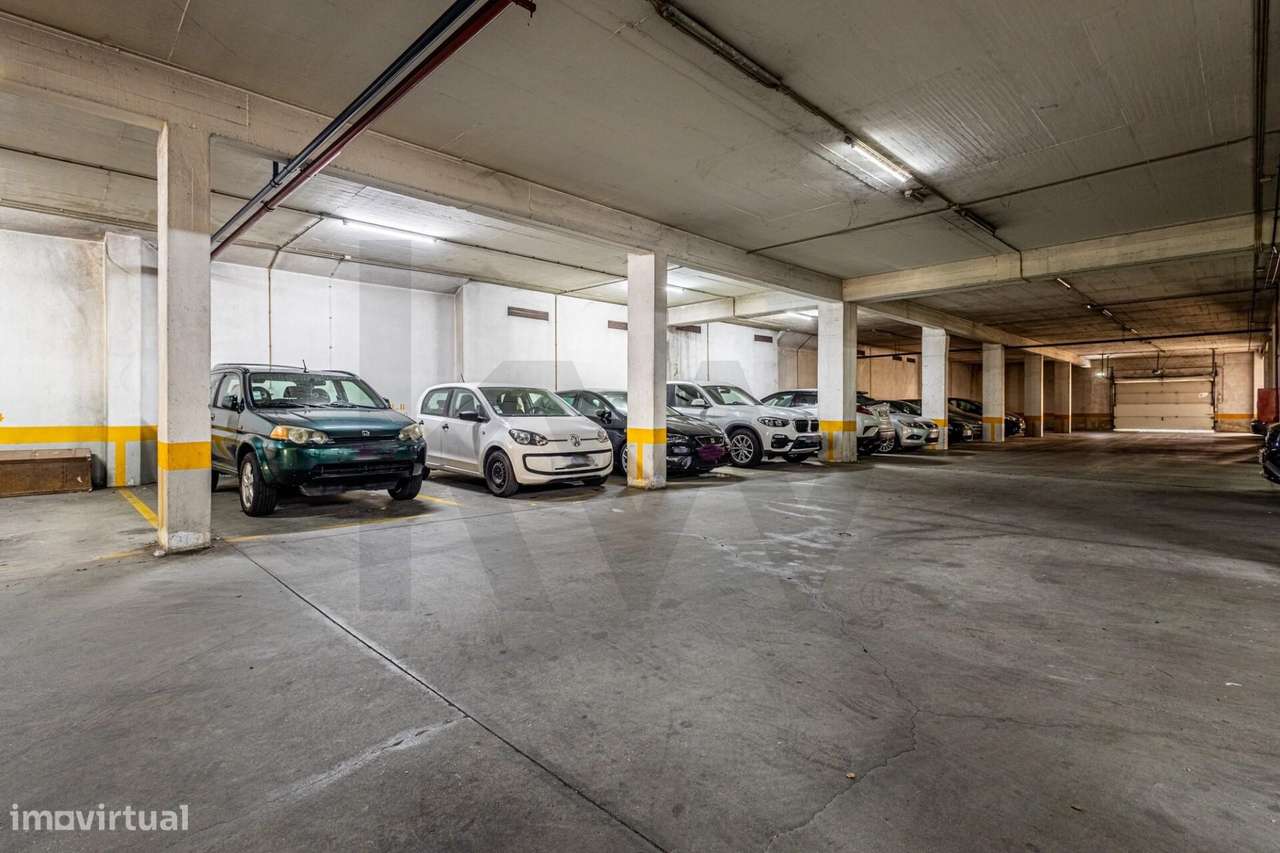 Apartamento T2 com 111 m2 em Monte Abraão-23