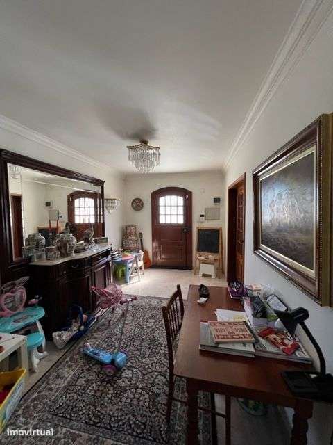 Excelente Moradia c/Piscina, Ringue desportivo, Garagem-30