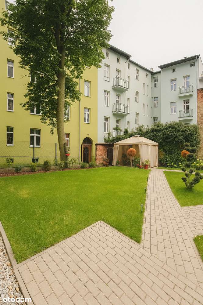 Przestronne mieszkanie 76 m² w kamienicy – parter, centrum miasta-6