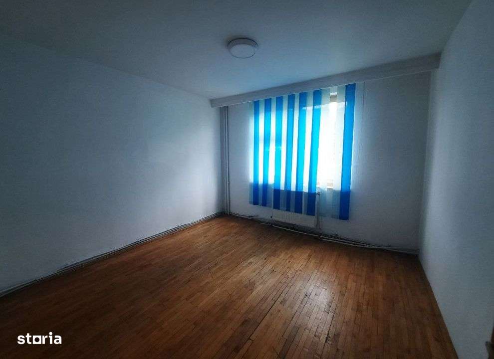 Apartament  3 camere Central , 67 metri, etaj parter Cod:160318-5