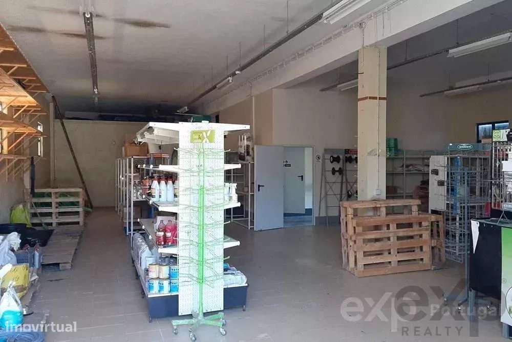 Armazém em Sanfins do Douro - Grande imagem: 5/8