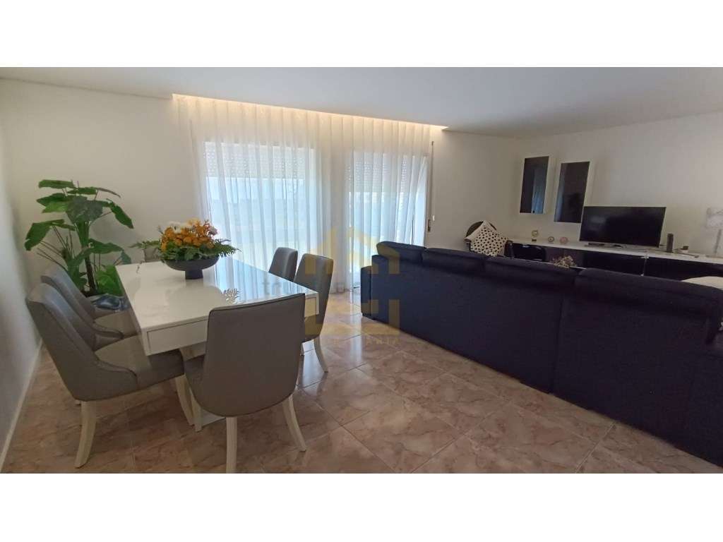 Apartamento T3 com Vista Mar, elevador, Garagem Fechada e Varanda -... - Grande imagem: 5/21