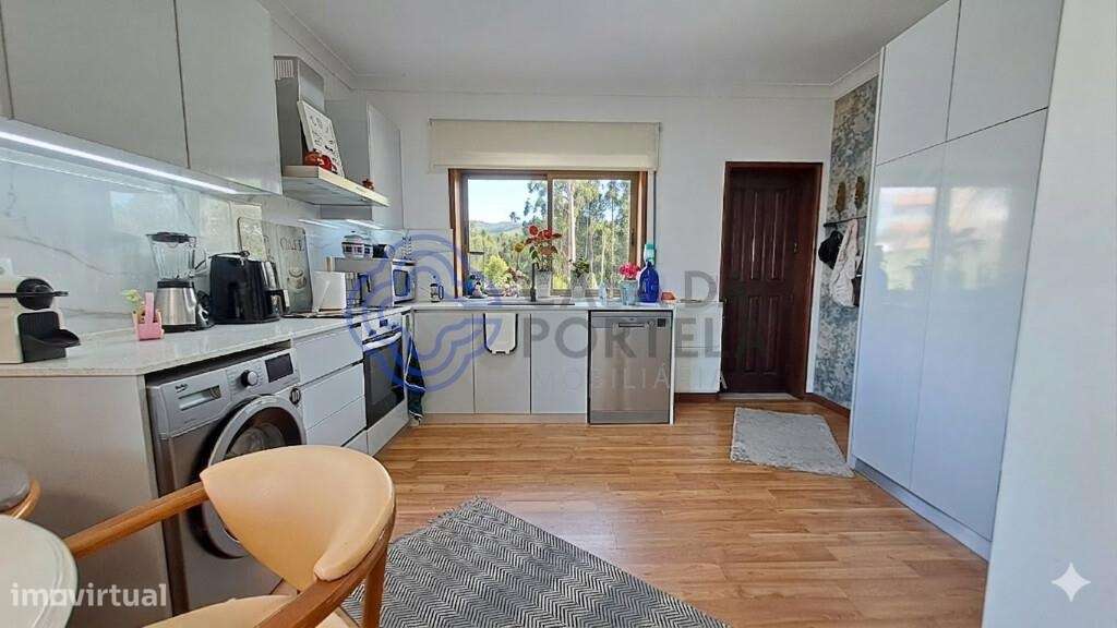 Moradia T4 de 4 pisos no Alto de Valongo - Grande imagem: 4/53