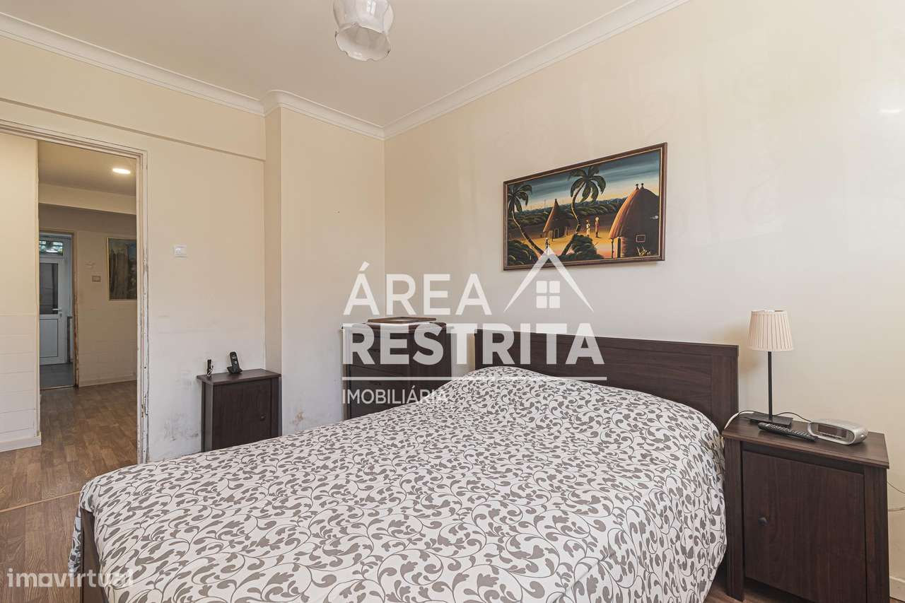 Apartamento T3 com Cave - Amadora-12