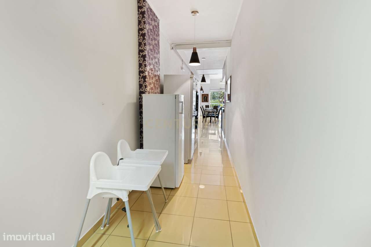 Restaurante localizado junto ao Mc Donald de Albufeira - Grande imagem: 5/13