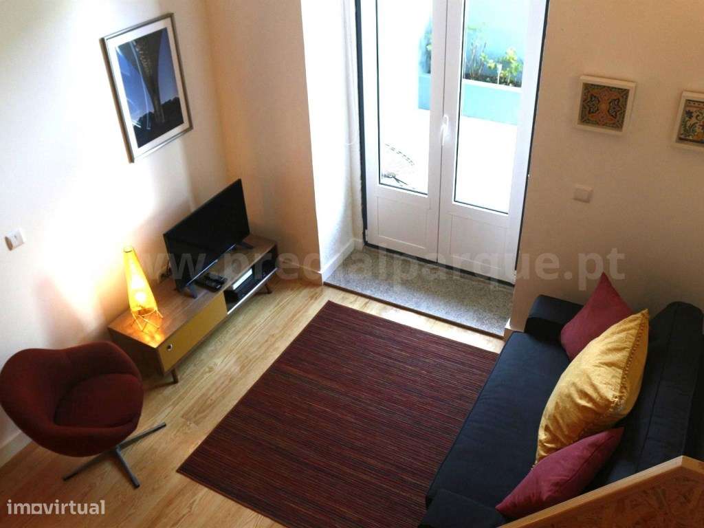 Loft c/terraço no Centro do Porto-11