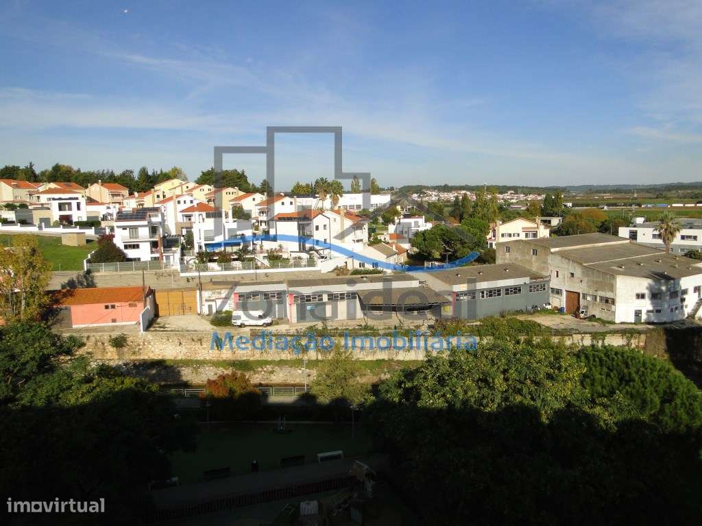 Apartamento T3 Duplex com parqueamento 2 carros - Alenquer-34