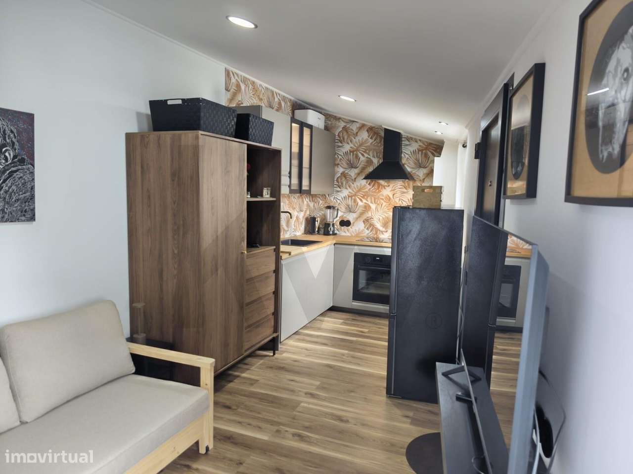 Moradia T-0, 20 m2, totalmente remodelada e mobilada - Grande imagem: 2/17