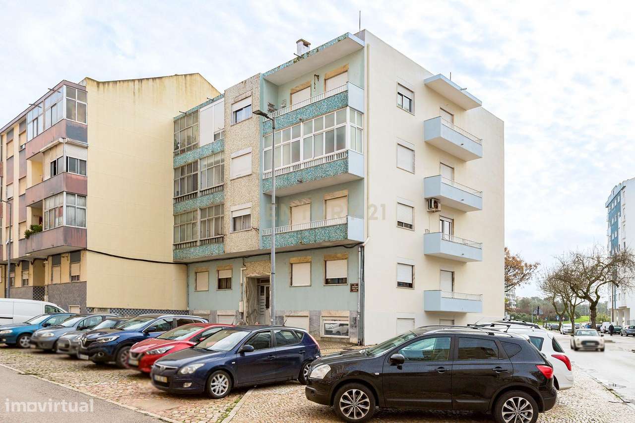 T2 Remodelado - Torre da Marinha 1 andar-28