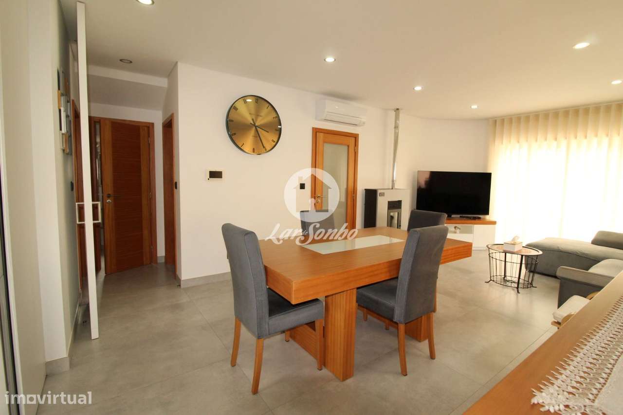 Moradia individual com piscina Fafe-9