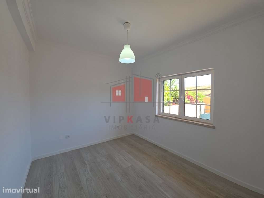 Moradia T4 com Piscina em 900 m2 de lote-10
