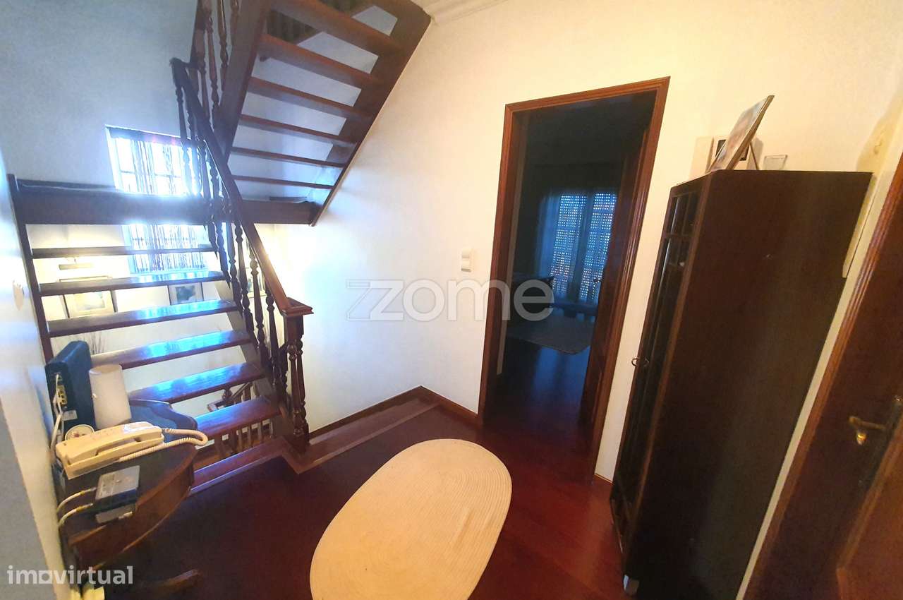 Moradia Isolada com piscina e bastante soalheira-26