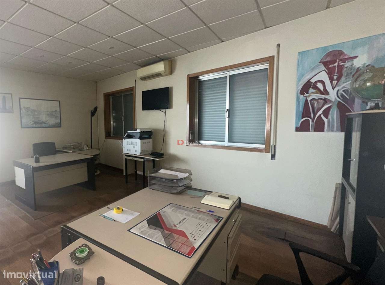 Armazém, Industria em Oliveira do Douro-12