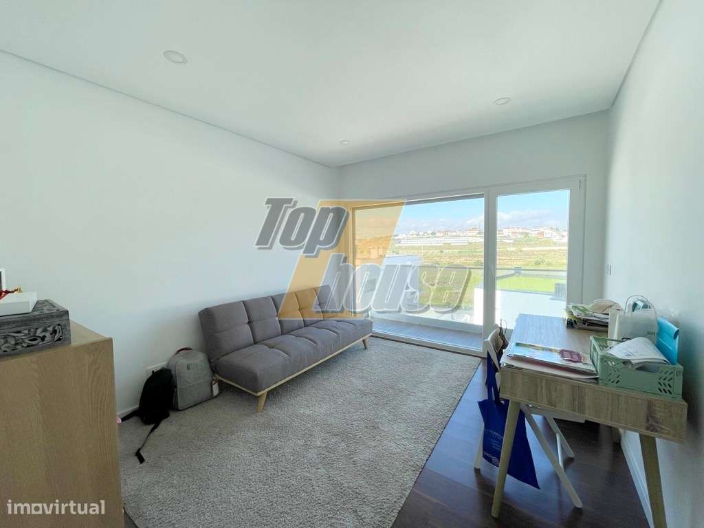 Moradia Isolada T4+1 com piscina-11