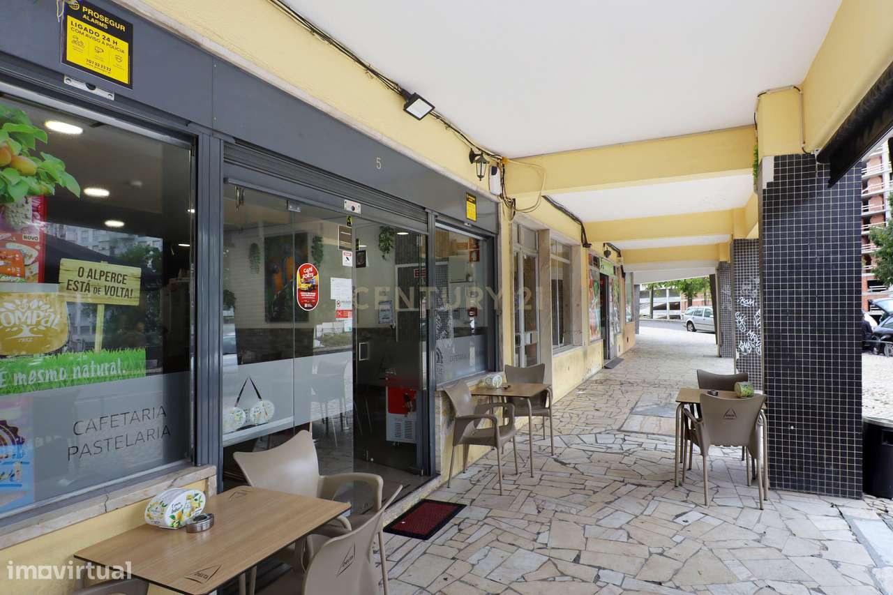 Loja no Lumiar, preparada para abrir o seu próprio negócio (café/paste-3