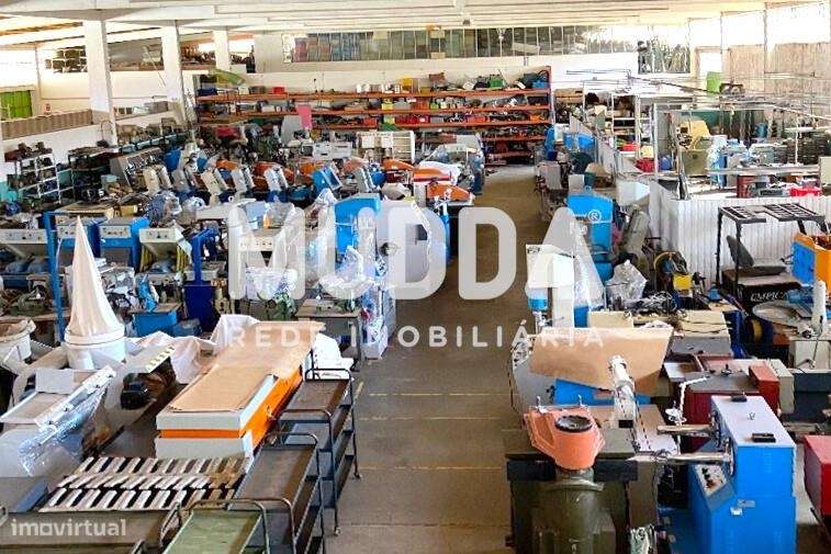 Espaçoso Pavilhão na Zona Industrial de São João da Madeira-9