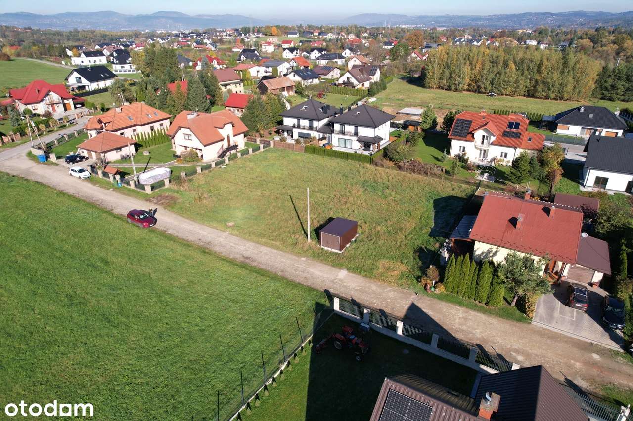 dwie płaskie działki po 7 arów tworzące prawie kwadrat-3