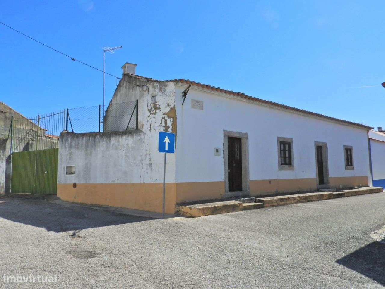 Moradia T3 com Quintal a Necessitar de Obras - Grande imagem: 2/14