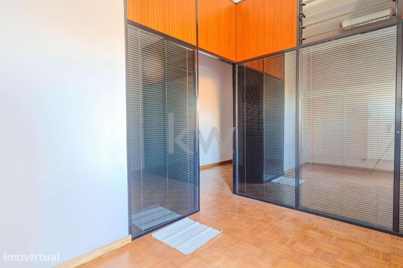 Escritório na Rua Brito Capelo junto ao metro - Grande imagem: 5/12