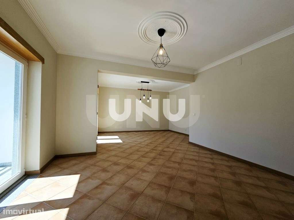 Moradia Geminada T4 - Zona Residencial-2
