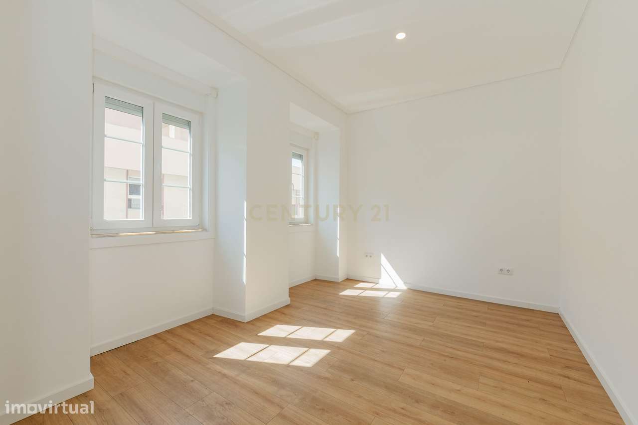 Apartamento T2 - 75m² + 48m² area exterior c/ Piscina privativa - Lisb - Grande imagem: 3/22