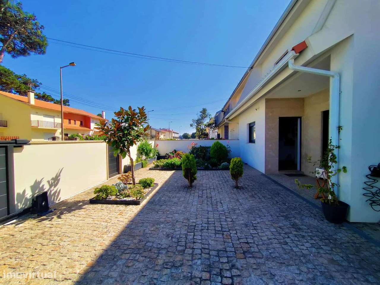 Moradia T3 em Primeira Linha de Mar em Cepães, Esposende-9