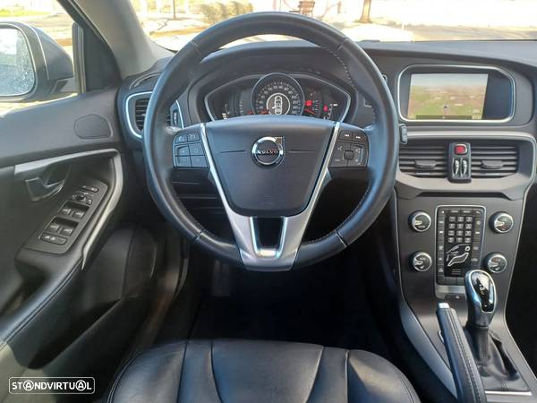 Volvo V40 2.0 D3 Momentum Geartronic - 9