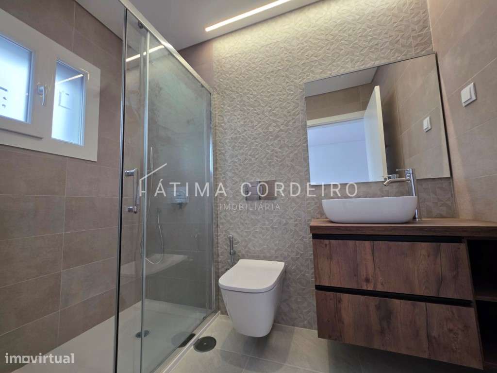 Fantástica Moradia Isolada Térrea T4 Fernão Ferro-15