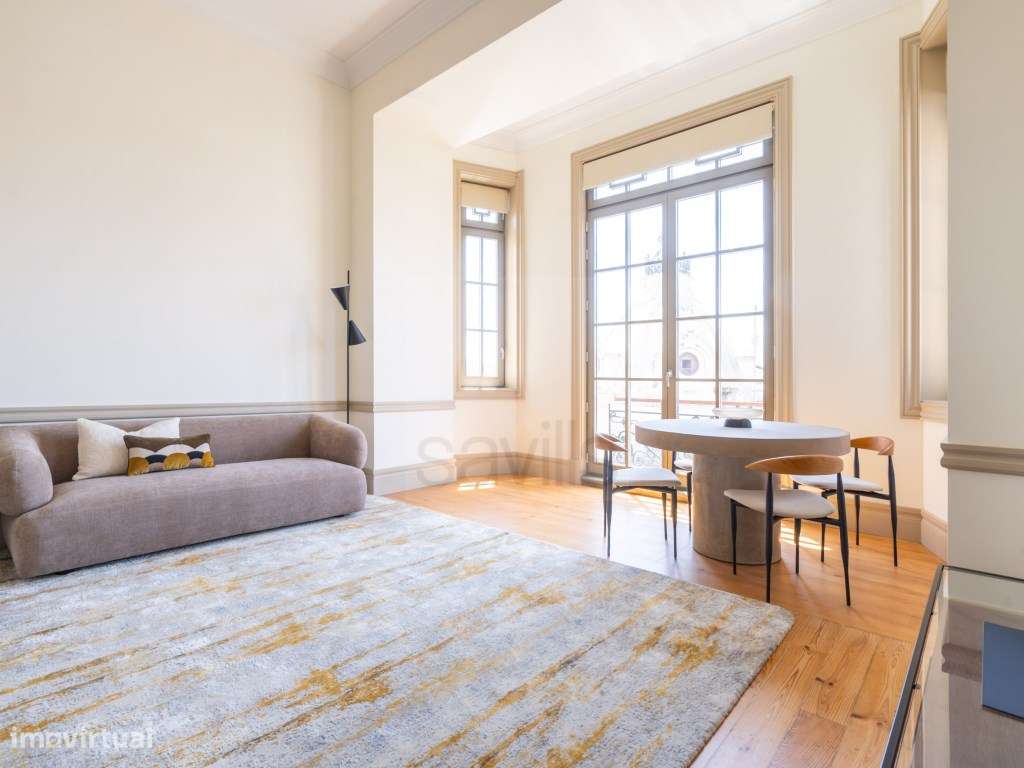 Apartamento T0 mobilado e decorado na Avenida dos Aliados-0