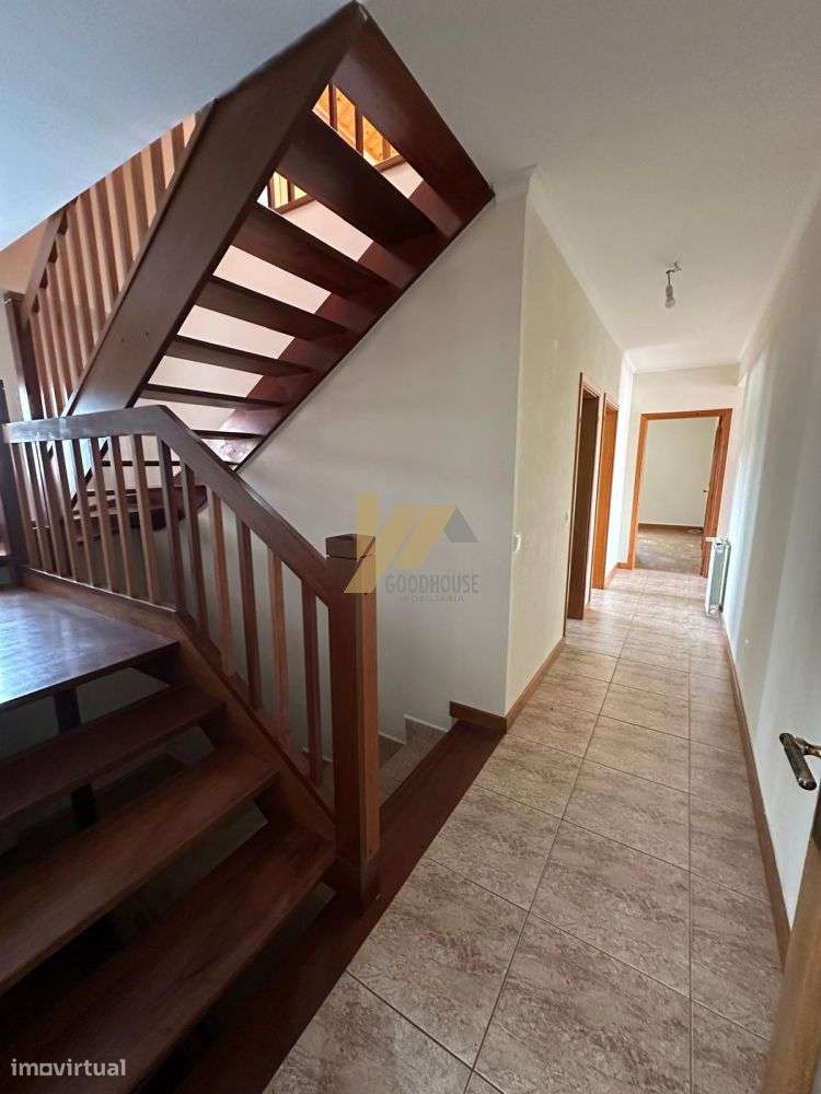 Moradia T3+1 com possibilidade de piscina-17