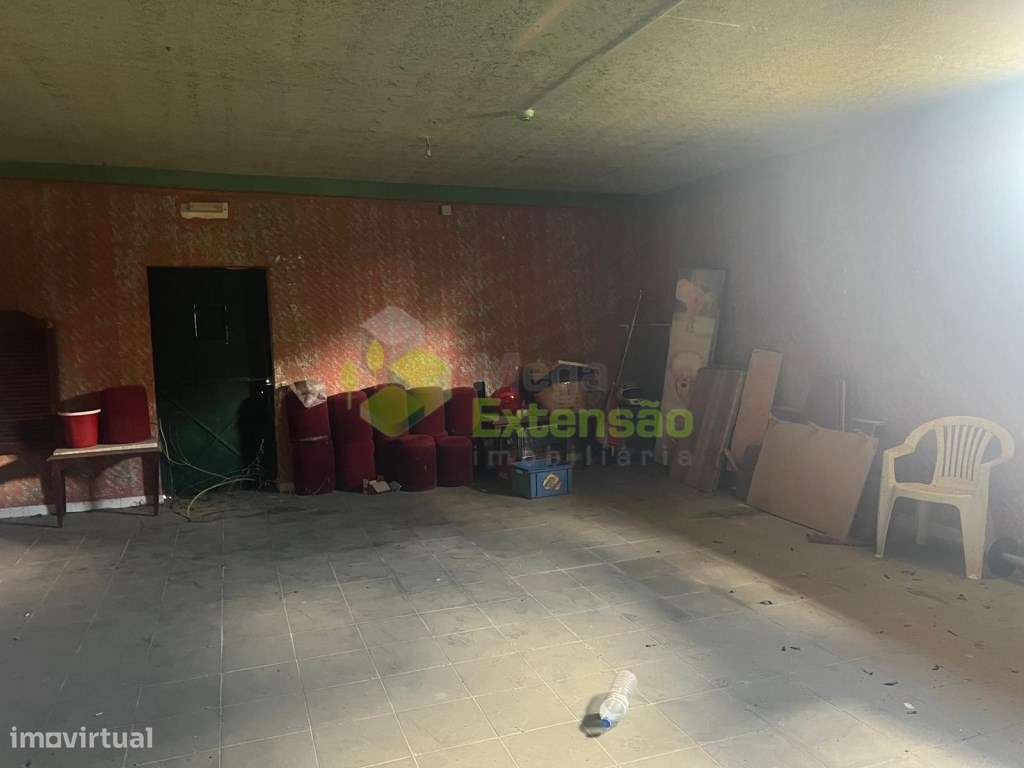 Antigo bar, para recuperar, perto de Alcoentre - junto à A1, com lo...-30