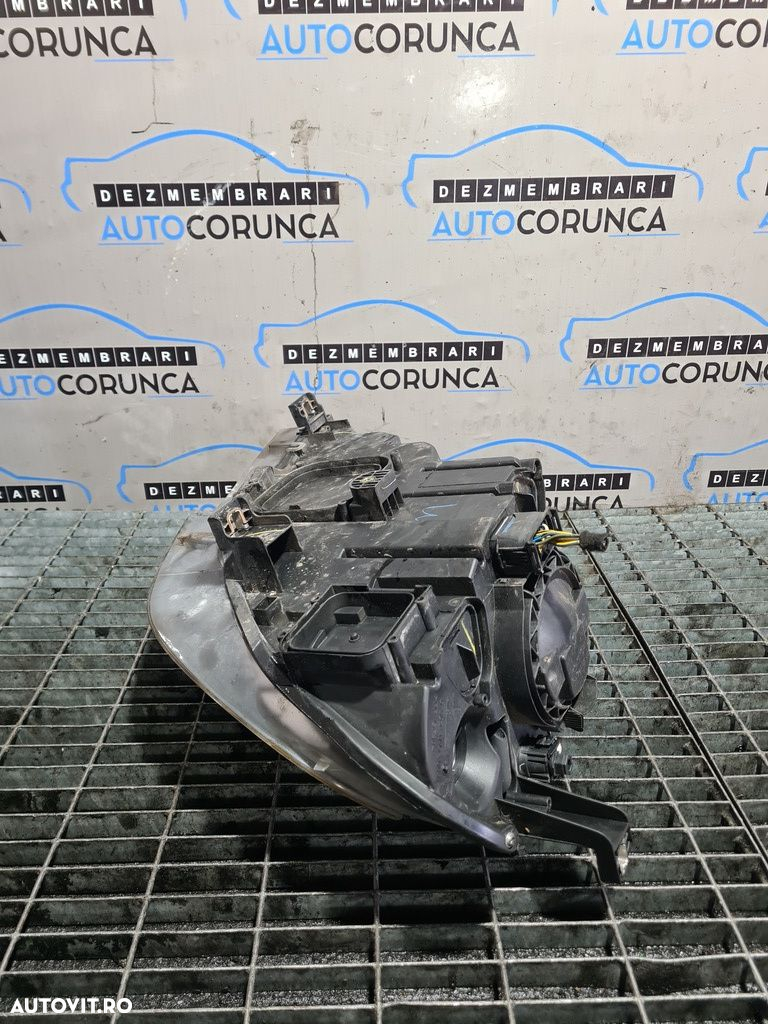 Far Dreapta BMW X5 E70 2007 - 2010 SUV 4 Usi (724) Cu lupă - 5