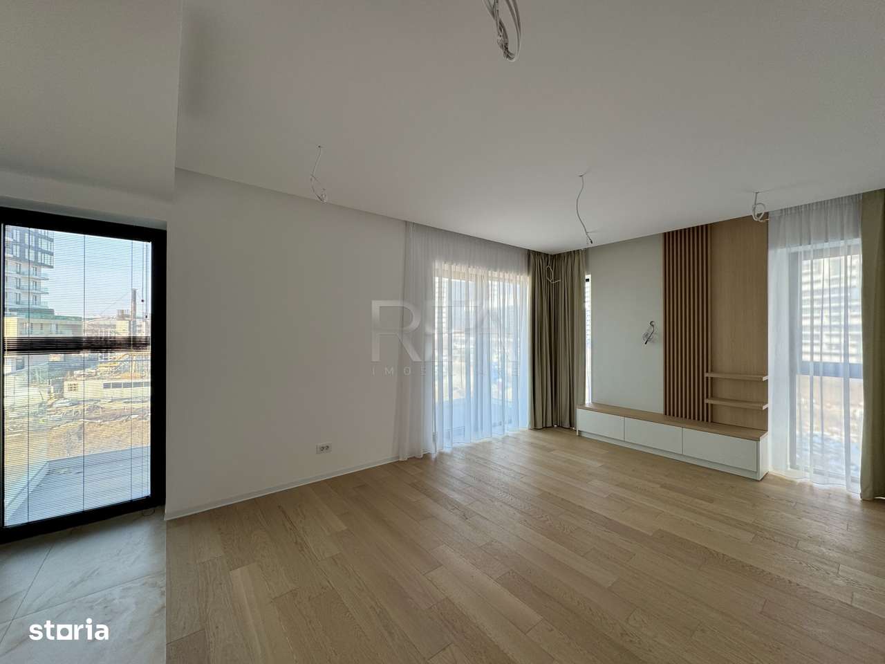 2 camere in One Lake Club la Promenada Mall