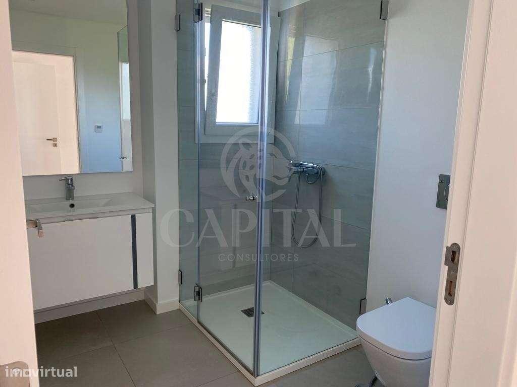 MORADIA T4 CONTEMPORÂNEA NO ZAMBUJAL, ALCABIDECHE-12