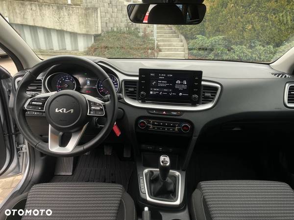 Kia Ceed 1.5 T-GDI M - 10