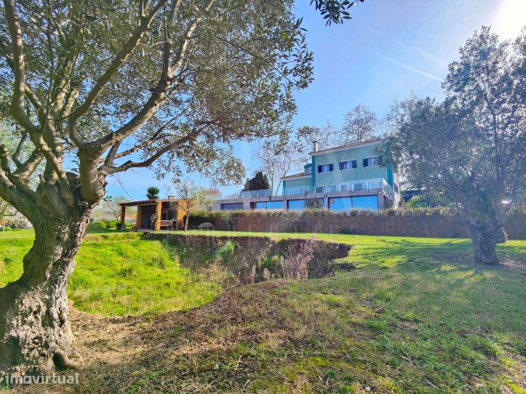 MORADIA DE LUXO COM 14.000m2 de TERRENO EM COLARES - Grande imagem: 4/60