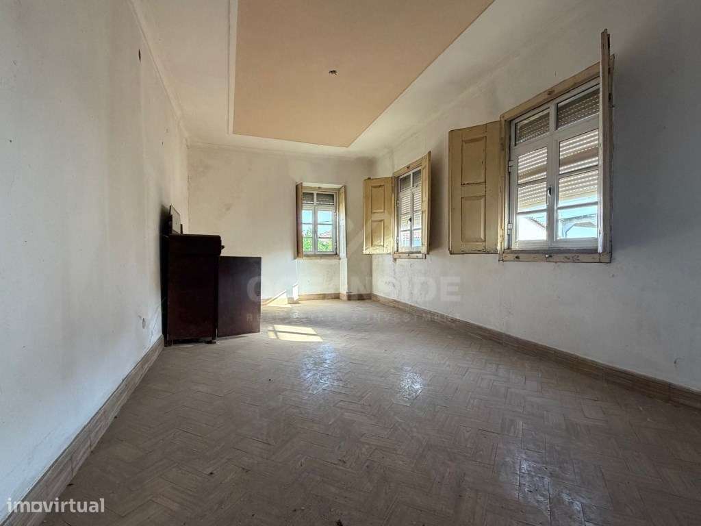 Moradia independente com 500 m2 de construção e terreno com 10.000 m2-17